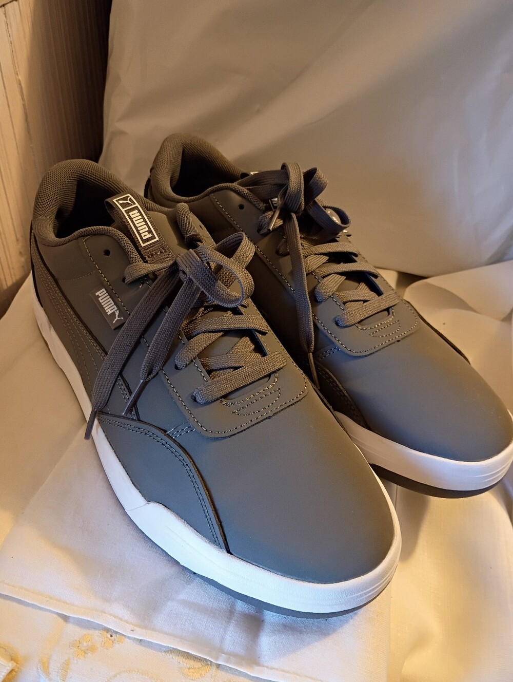NWOT PUMA Skate Sneakers Gray Mens 12 Soft foam Plus Insoles